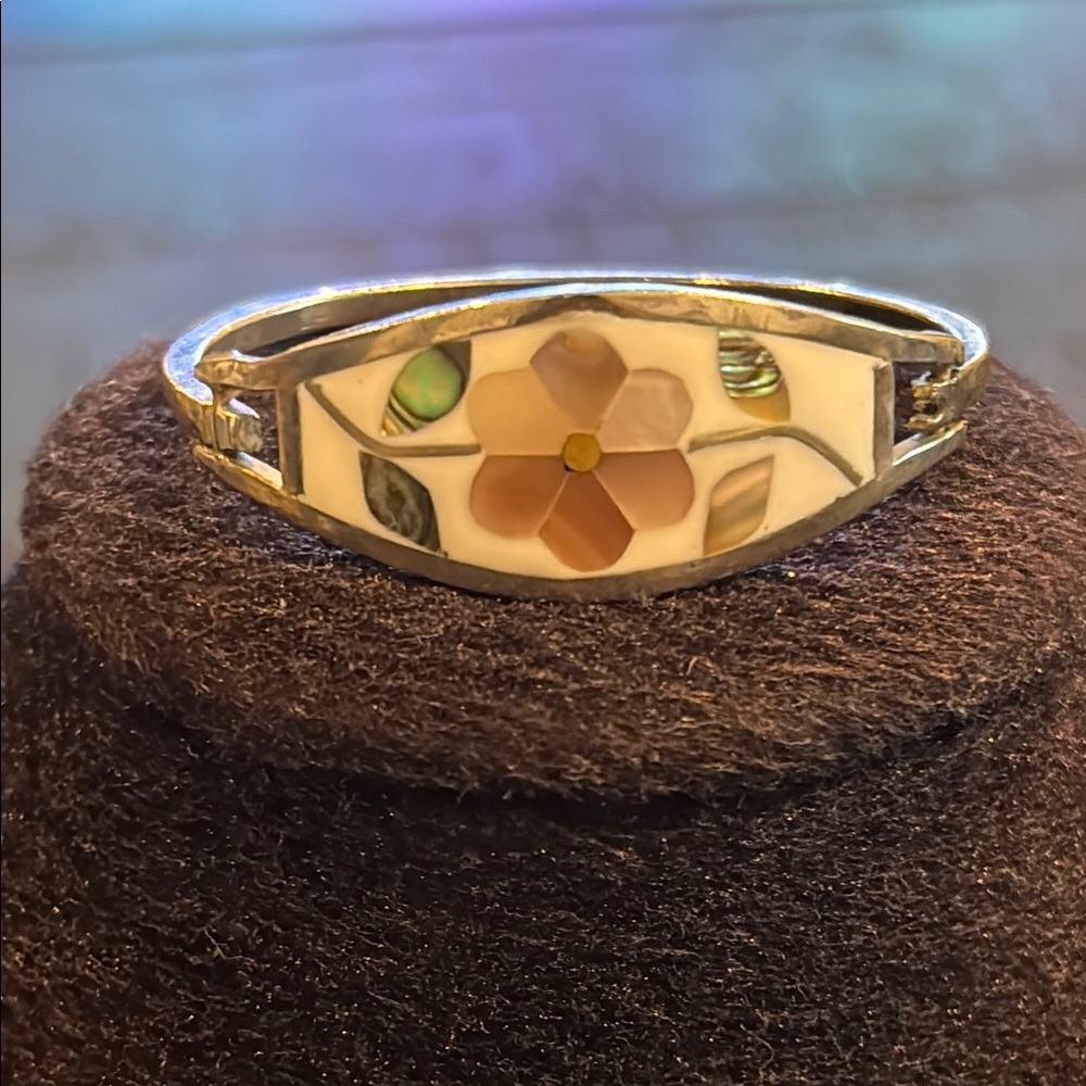 TODDLER/CHILD Alpaca Mexico Signed Infant Floral Mother of Pearl Inlay Bracelet